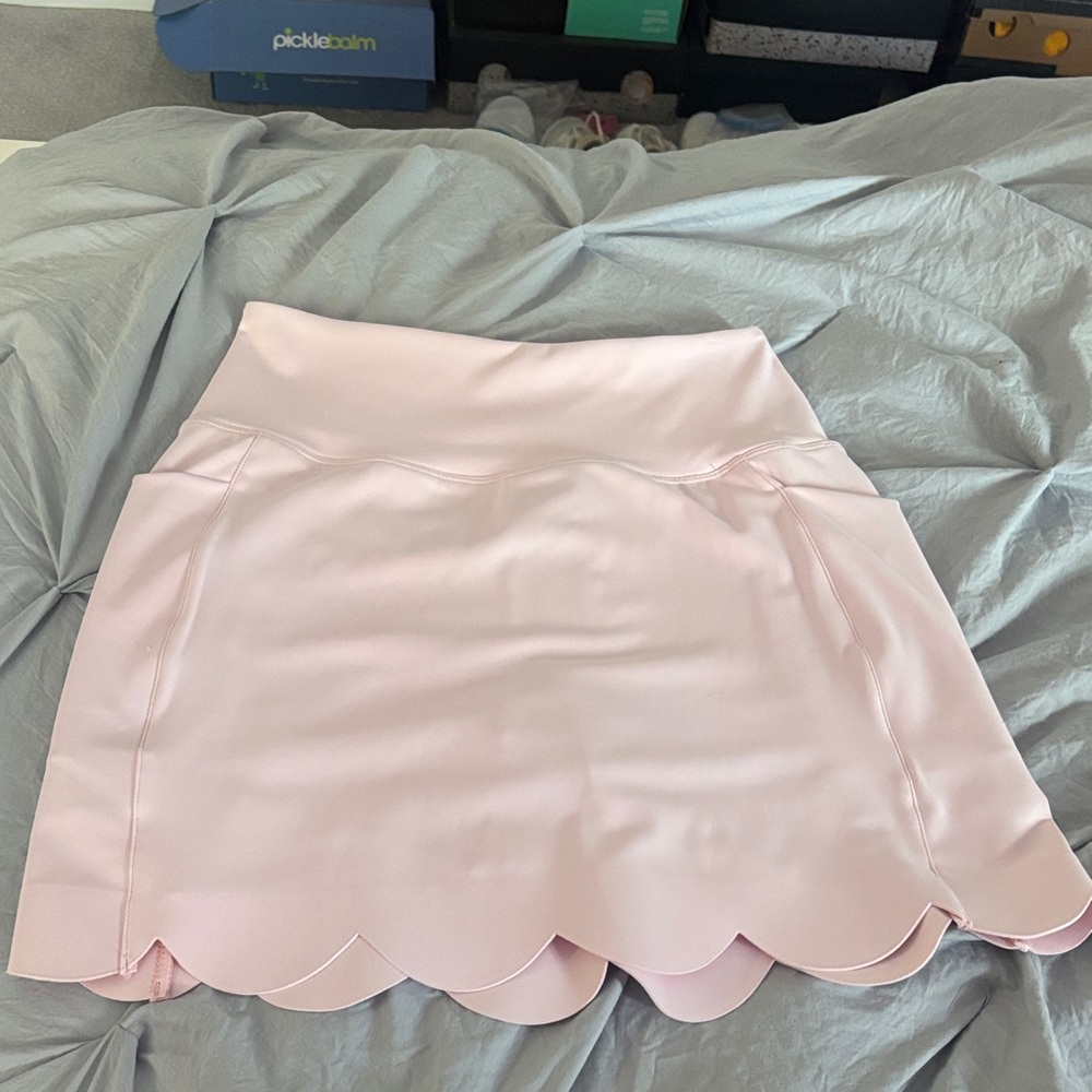 High-Rise Scalloped Hem Mini Skirt in Light Pink